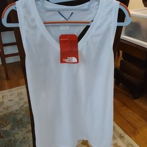 NWT The North Face Amp Top in white XL / 12-14